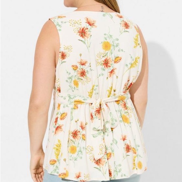 Torrid Rayon Slub Button Up With Waist Detail Tank. Size 10/M - Picture 2 of 8